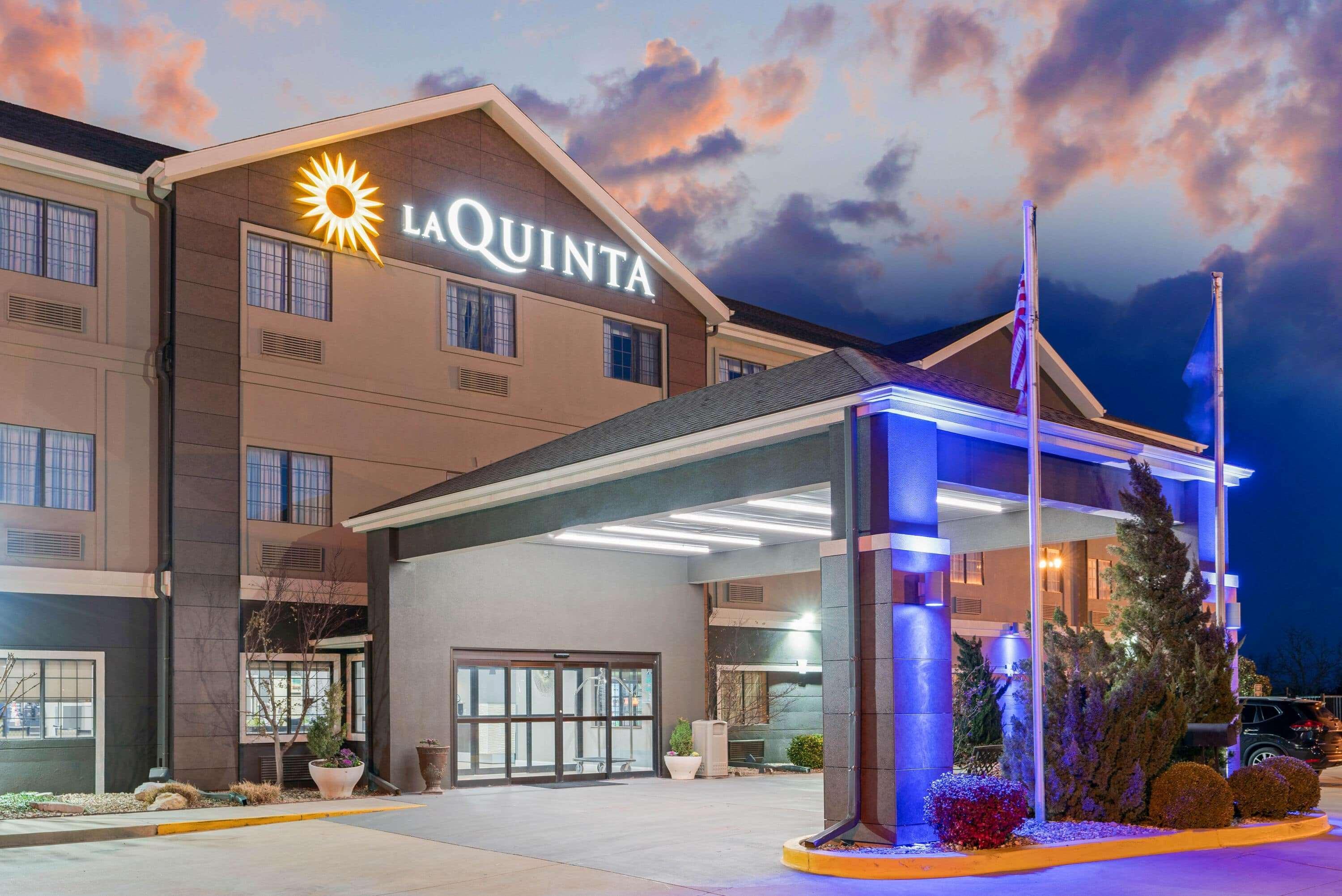 La Quinta By Wyndham Ada Hotel Exterior foto