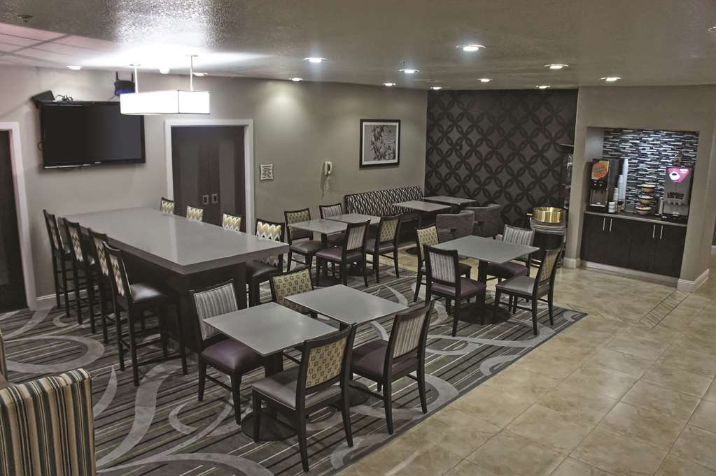 La Quinta By Wyndham Ada Hotel Facilități foto