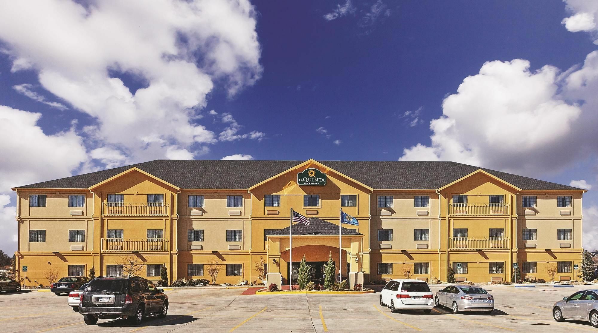 La Quinta By Wyndham Ada Hotel Exterior foto
